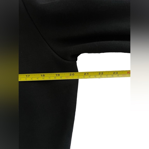 PUMA NWOT Unisex Black Graphic Hoodie Sweatshirt Red White Logo Size Small - Picture 10 of 12